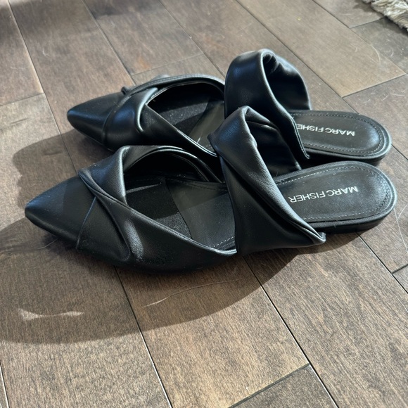 Marc fisher flat mules - Picture 2 of 3